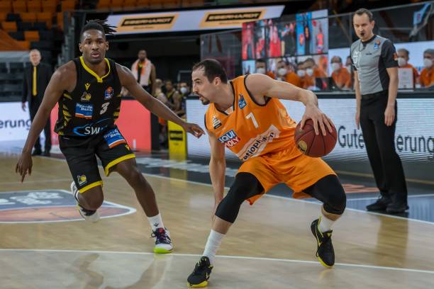 斯塔姆的立 斯塔姆的立